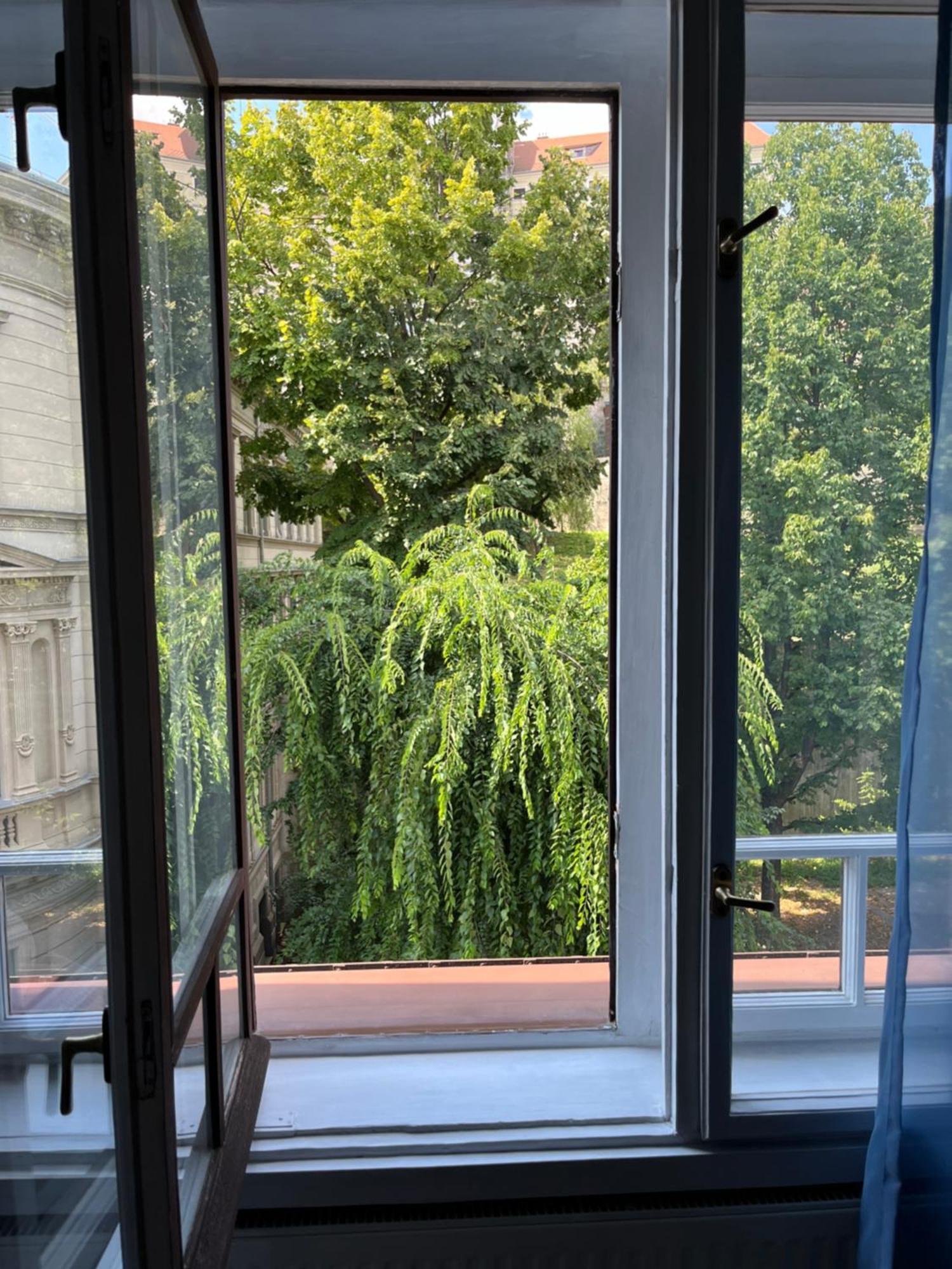 Sunny Studio At The Castle Budapest Exterior photo